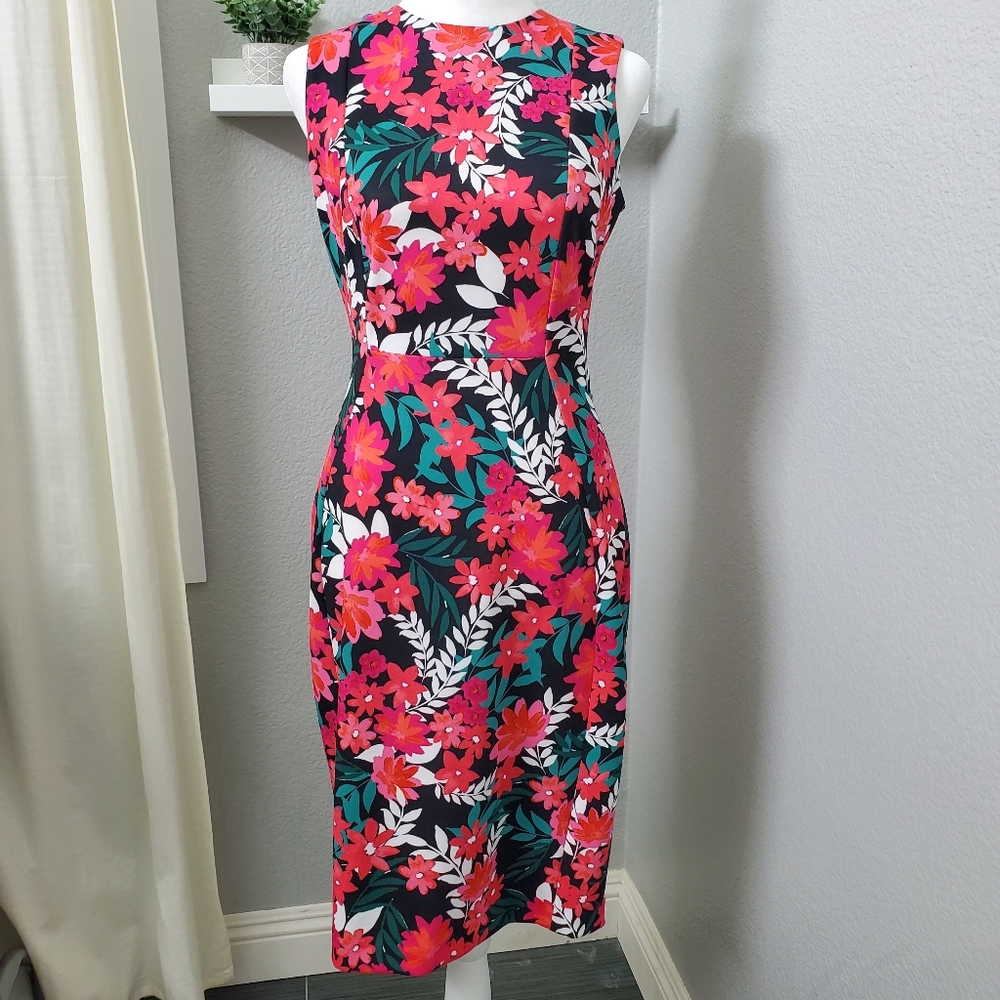 Calcin Klein Foral dress size 2